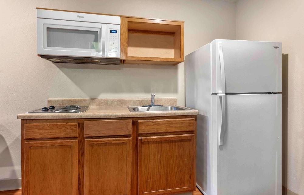 2 Full Beds | Smoking, Kitchen interior